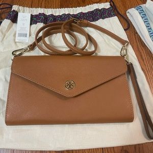 TORY BURCH ROBINSON EXPANDABLE CONCIERGE WALLET BROWN CROSSBODY/WRISTLET